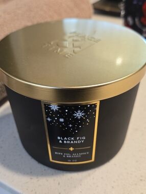 P & T Black Fig & Brandy Scented Candle  New